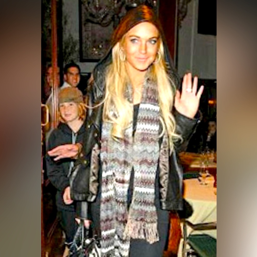 Tolani Scarf EUC Brown Zig Zag & Vintage Seen on Lindsey Lohan & Jessica Alba